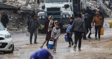 غزة تحت المطر.. معاناة يومية للنازحين وسط الدمار ونقص مقومات الحياة