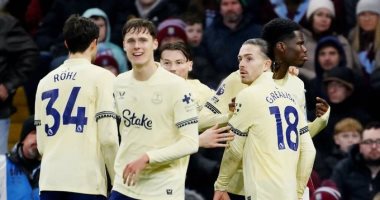 أستون فيلا ضد إيفرتون.. الفيلانز يسقط بهدف في الدوري الإنجليزي