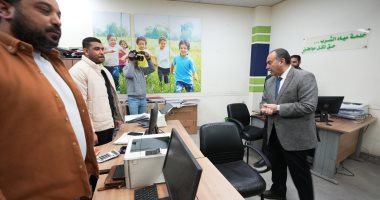 محافظ أسيوط يتفقد مركز خدمات المياه ويشيد بمشروعات التوعية والرقمنة