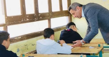 محافظ السويس يتفقد امتحانات نصف العام للشهادة الاعدادية