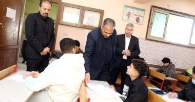 محافظ الشرقية يتفقد لجان الشهادة الإعدادية والطلاب يعربون عن ارتياحهم