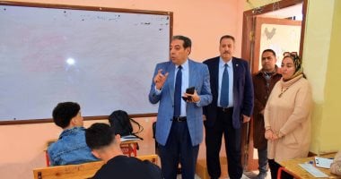 مدير التعليم بجنوب سيناء يتفقد اليوم الثانى لامتحانات الإعدادية بجنوب سيناء