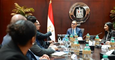 وزير الاستثمار يبحث مع وفد شركتى إيفولف وستونيكس التوسع في السوق المصري