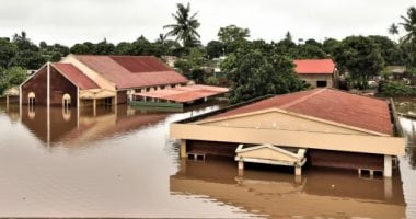 جنوب أفريقيا تعلن حالة الكارثة الوطنية بعد فيضانات مدمرة أودت بحياة 30 شخصا