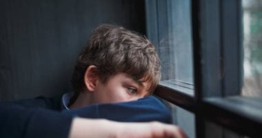 علامات فى لغة الجسد تدل على مواجهة طفلك لموقف صعب.. خليك مصحصح 