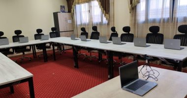 تجهيز قاعتى حاسب آلى مطور بكلية التربية بجامعة سوهاج ضمن تميز المعلم TEI