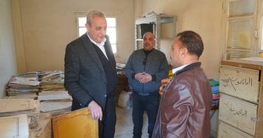 محافظ الغربية يتفقد الوحدة المحلية بالدلجمون في كفر الزيات