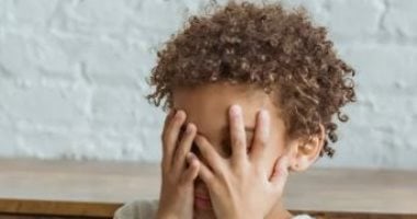 7 علامات تكشف تعرض طفلك لمحتوى ضار على الإنترنت.. خليك مصحصح