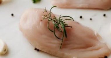 طريقة عمل الدجاج المسحب على الفحم فى البيت 