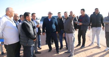 محافظ الوادي الجديد يتابع المشروعات التنموية والخدمية فى مركز بلاط