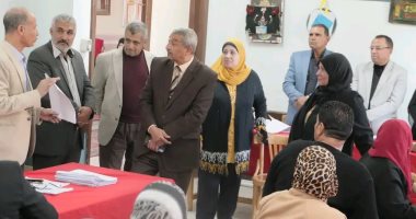 وكيل تعليم الوادى الجديد يؤكد على قراءة إجابات الطالب بكل دقة والعدل والشفافية 