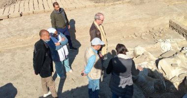 قيادات آثار الأقصر يتابعون أعمال البعثات الأجنبية في البر الغربى.. صور