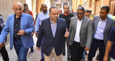 محافظ أسيوط يتفقد تطوير شارع المدارس بأبنوب بتكلفة 22 مليون جنيه 