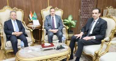 محافظ المنوفية يلتقى نقيب أطباء مصر لبحث وتعزيز سبل التعاون المشترك