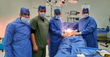 فريق جراحي بمستشفى الخانكة التخصصي ينقذ حياة مريض باستئصال الكلي والطحال