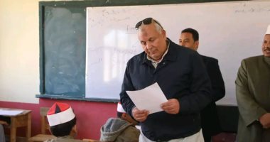 محافظ الوادى الجديد يتفقد لجان الشهادة الإعدادية الأزهرية بمعهد بنين موط بالداخلة