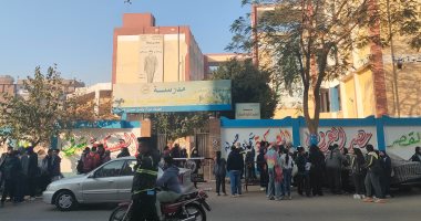 طلاب الشهادة الإعدادية بأسيوط يشتكون من صعوبة مادة الدراسات الاجتماعية