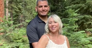 بريطانية تنجب توأم بعد تخليها عن النظام الغذائى النباتى