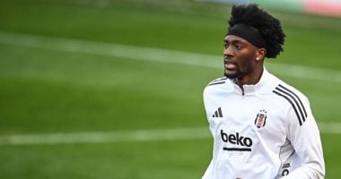 أستون فيلا يحسم صفقة أبراهام ويستعيد بايلي من روما