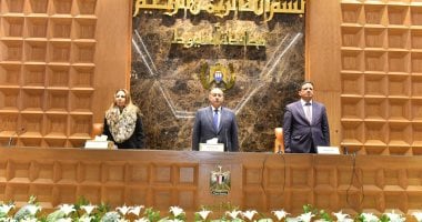 محافظ أسيوط ونائب وزير الاتصالات يشهدان جلسة حول استراتيجية الدولة للتطوير المؤسسى