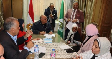 محافظ القليوبية يجبر خاطر ذوى الهمم والأرامل خلال اللقاء الأسبوعى بالخانكة