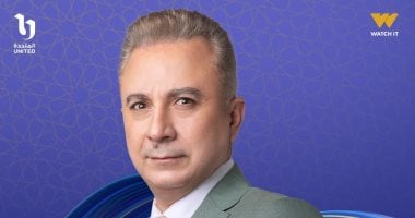 أحمد سعيد عبد الغنى ببدلة أنيقة على بوستر مسلسل على قد الحب