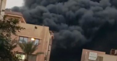 السيطرة على حريق مصنع فى العبور دون خسائر بشرية والنيابة تنتدب المعمل الجنائى