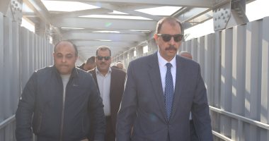 محافظ سوهاج يتابع استكمال كوبري مشاة الثلاث كباري ومحطة صرف سيتي
