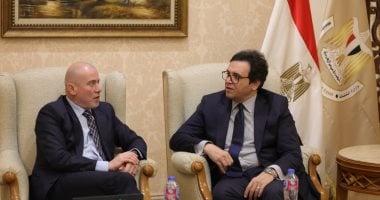 وزير الثقافة يلتقى نظيره بجمهورية رومانيا ضيف شرف معرض الكتاب