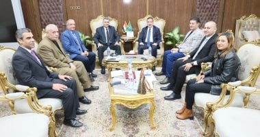 محافظ المنوفية يلتقى وفد الهيئة القومية للتأمين الاجتماعى لبحث التعاون
