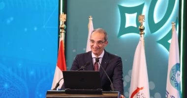وزير الاتصالات: الذكاء الاصطناعى تكنولوجيا فارقة قادرة على إحداث تغيير فى طرق العمل والتعلم