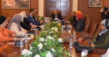 محافظ بورسعيد يستقبل رئيس مياه القناة لبحث عدد من المشروعات