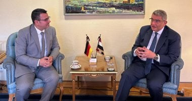  السفير محمد البدرى مع الزميل عبد الحليم سالم