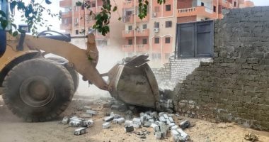 إزالة 22 حالة تعدى على مساحة 10 آلاف م2 بالموجة 28 بأسوان
