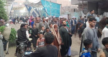 مشاركة الأطفال والكبار فرحة بدء ليالي مولد الشيخ العشي