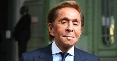 أشهر فساتين مصمم الأزياء الراحل فالنتينو.. بعد تصدره تريندات جوجل