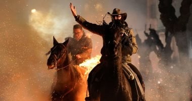 مغامرات فى النار.. كرنفال قفز الخيول للتأكد من صحتها بإسبانيا