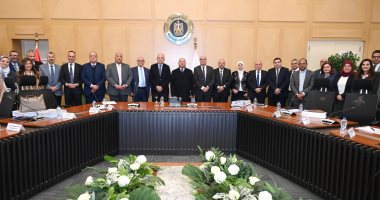 أيمن العشري يشيد بمحاور اجتماع مركز تحديث الصناعة.. داعمة للاقتصاد القومي