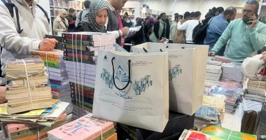 مكتبة لكل بيت.. إقبال جماهيري لافت في أول أيام معرض الكتاب