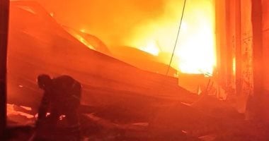 الحماية المدنية تسيطر على حريق اشتعل بمحل في التجمع