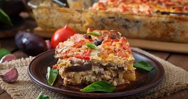 طريقة عمل المسقعة باللحم المفروم والجبن 