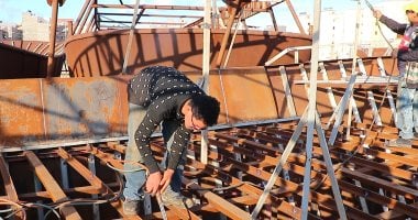البرلس بكفر الشيخ.. قلعة صناعة المراكب والجميع يتسابق لتعلم حرفة الأجيال