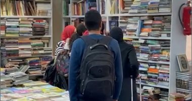 شنط السفر تغزو معرض الكتاب فى دورته الـ 57.. ومحفوظ ورومانيا يزينان المعرض