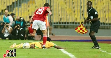 الأهلي ويانج في برج العرب