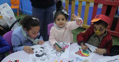 جناح الطفل بمعرض الكتاب يتألق بأنشطة إبداعية وعلمية تجذب الزوار