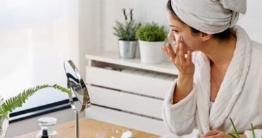 وصفات طبيعية لبشرة نضرة دون تكلفة.. للتفتيح والترطيب والتخلص من البثور 