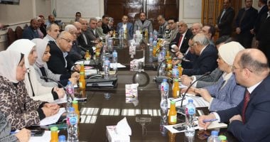 محافظ القليوبية يعقد اجتماعا مع أعضاء مجلسى النواب والشيوخ لمناقشة الخطة الاستثمارية