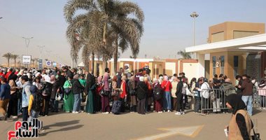 إقبال جماهيري كبير يزين اليوم الثالث لمعرض القاهرة الدولي للكتاب الـ57