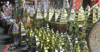 وحوى يا وحوى.. فوانيس رمضان تزين شوارع ومحال شبرا مع اقتراب الشهر الكريم