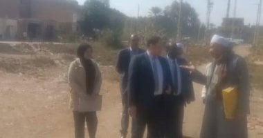 إزالة تعديات على أراض مخصصة لإنشاء مدارس تعليم أساسى فى إسنا